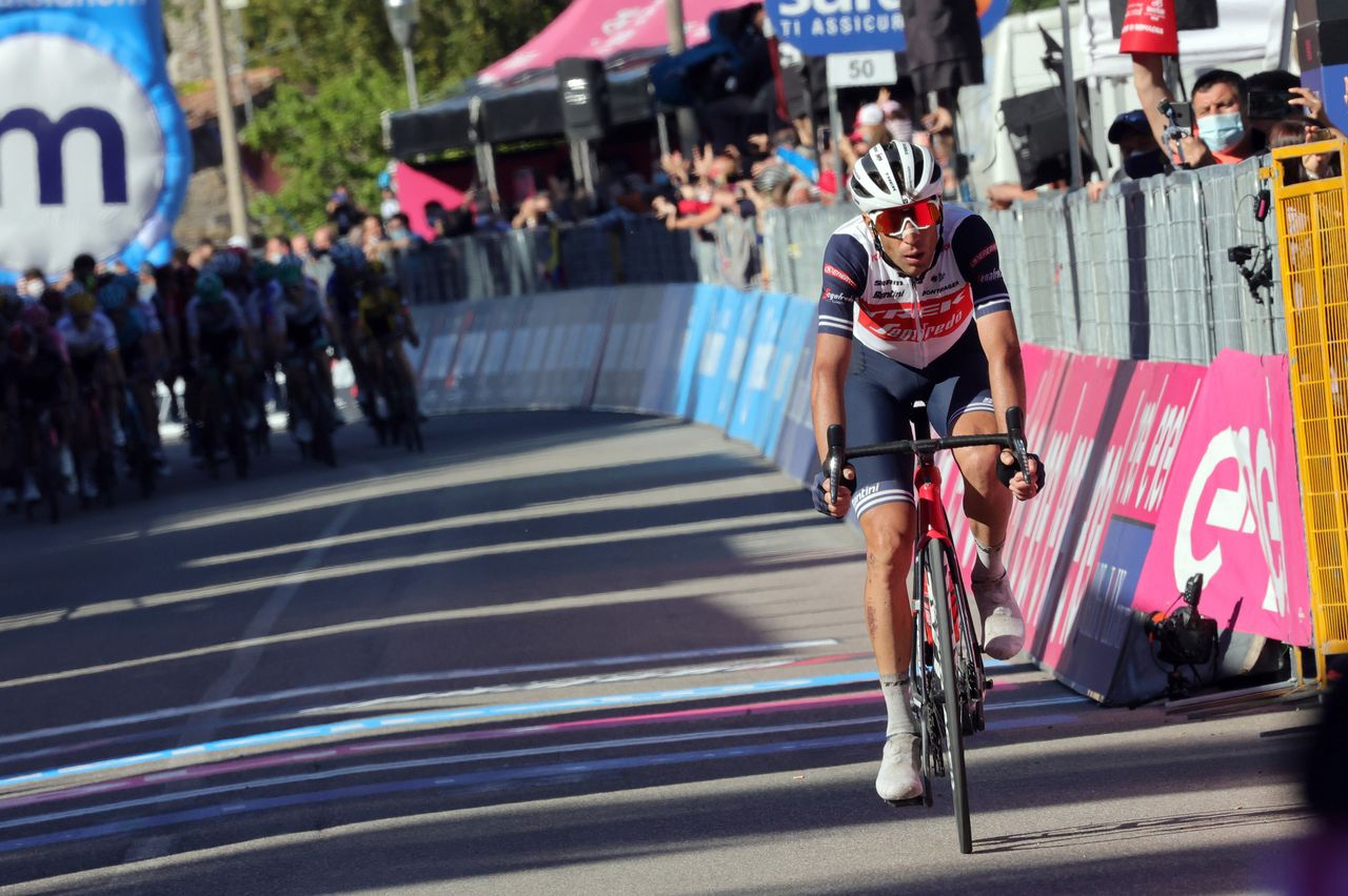 Giro d'Italia 2021 - 104th Edition - 12th stage Siena - Bagno di Romagna 212 km - 20/05/2021 - Vincenzo Nibali (ITA - Trek - Segafredo) - photo Ilario Biondi/BettiniPhoto&Acirc;&copy;2021