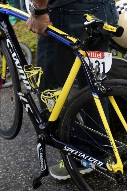 Alberto Contador not only broke his body, but also his bike in a stage 10 crash.