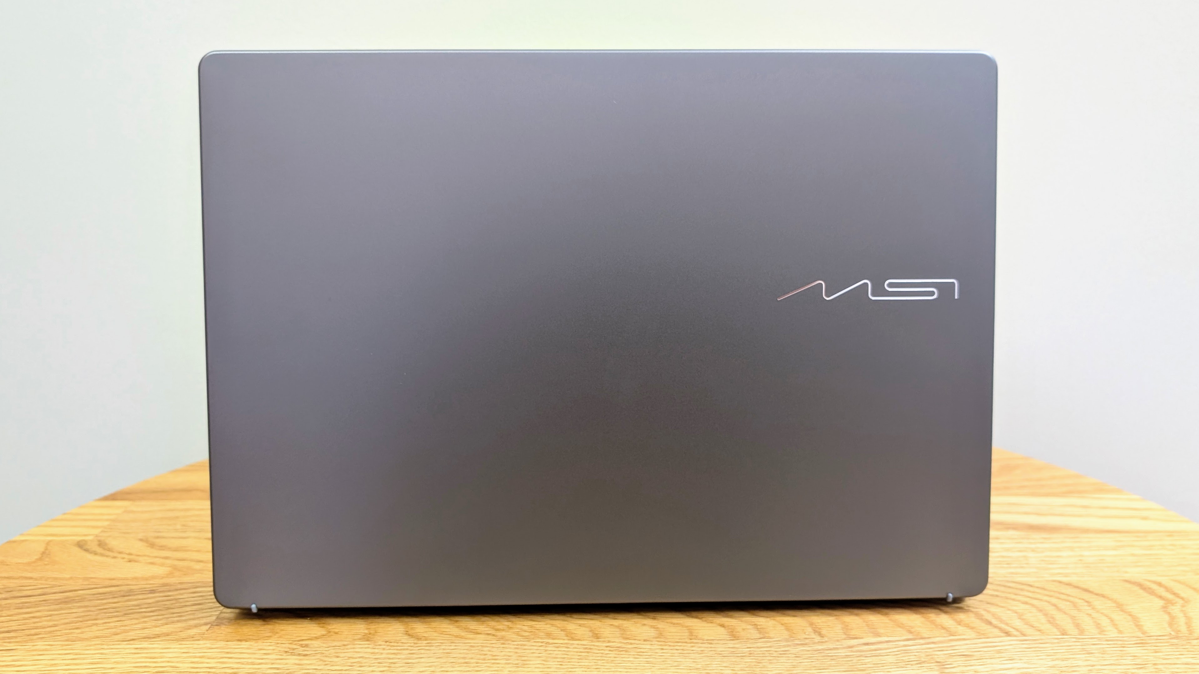 MSI Prestige 14 AI+ lid open 