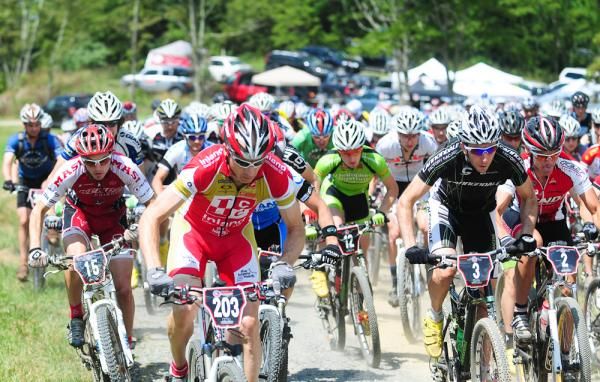 Jeremiah Bishop (Cannondale) was at the front in the men's start.
