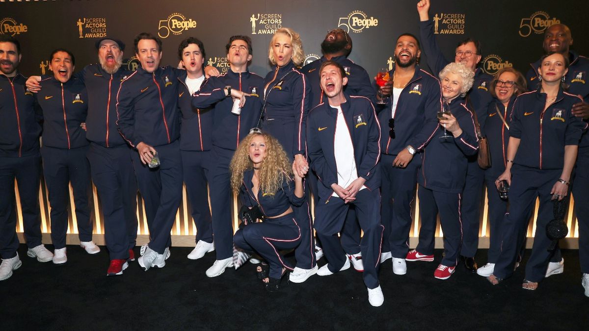 LOS ANGELES, CALIFORNIA - FEBRUARY 24: (L-R) Brett Goldstein, Cristo Fernández, Brendan Hunt, Jason Sudeikis, Charlie Hiscock, Billy Harris, Juno Temple, Hannah Waddingham, Edwin Lee Gibson, Bronson Webb, Kola Bokinni, Annette Badland, Jeremy Swift, Edyta Budnik and Moe Jeudy-Lamour attends PEOPLE&#039;s Post Screen Actors Guild Awards Gala at Shrine Auditorium and Expo Hall on February 24, 2024 in Los Angeles, California.