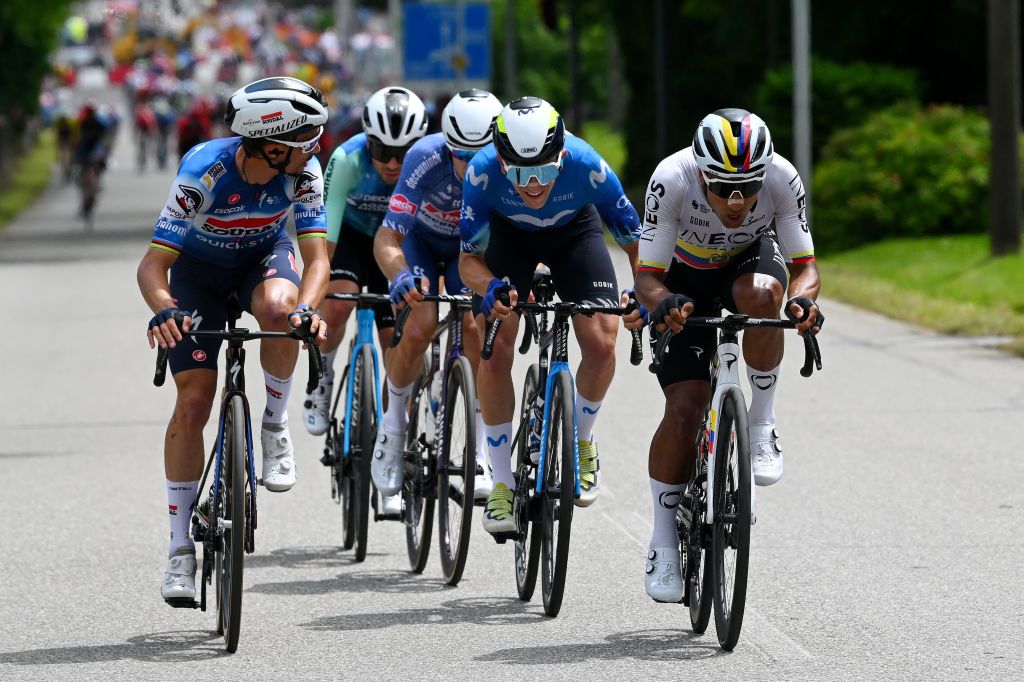 SAPPADA ITALY MAY 24 LR Julian Alaphilippe of France and Team Soudal QuickStep Pelayo Sanchez of Spain and Movistar Team and Jhonatan Narvaez of Ecuador and Team INEOS Grenadiers compete in the breakaway during the 107th Giro dItalia 2024 Stage 19 a 157km stage from Mortegliano to Sappada 1236m UCIWT on May 24 2024 in Sappada Italy Photo by Dario BelingheriGetty Images