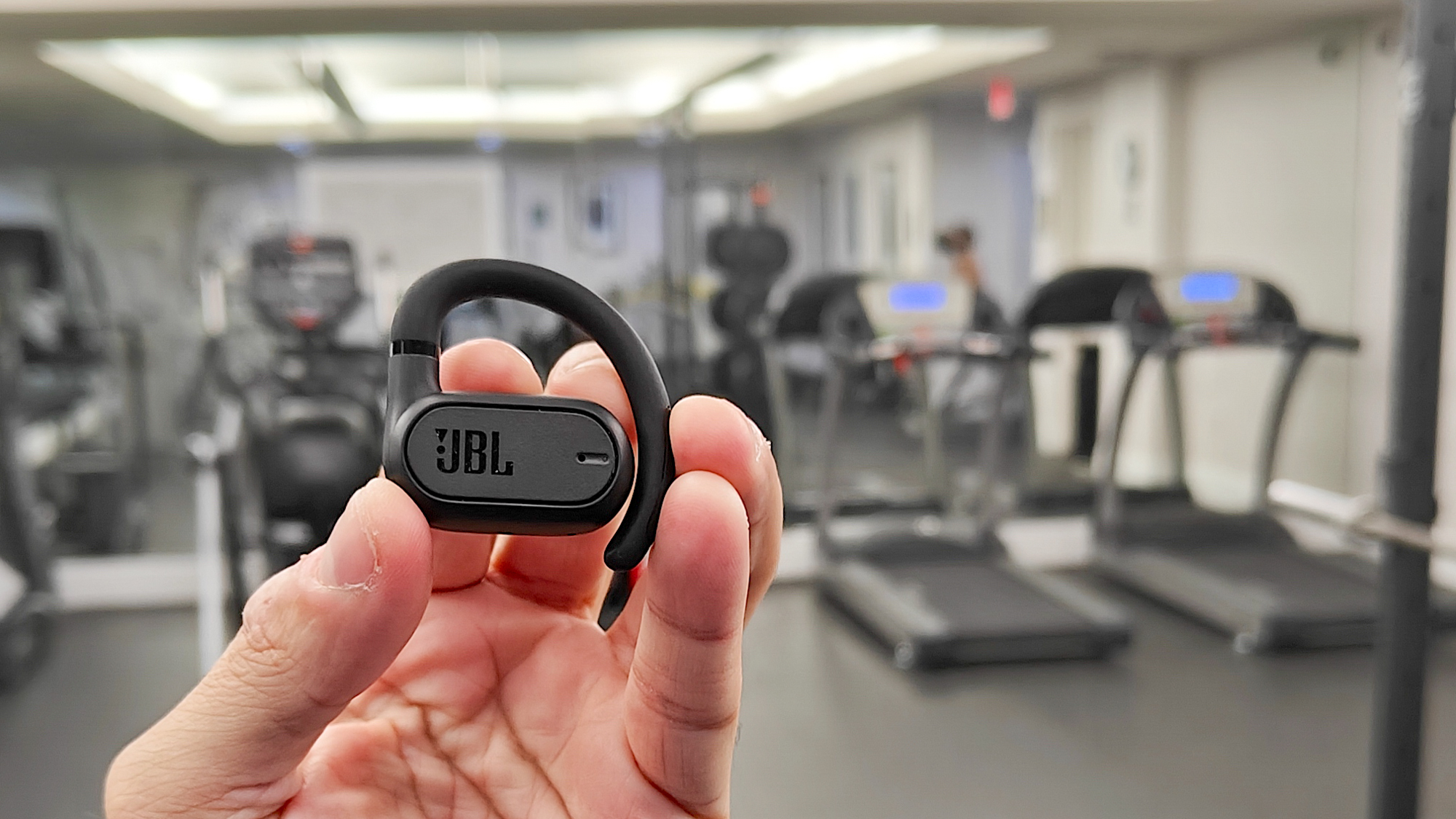 JBL Soundgear Sense in the gym