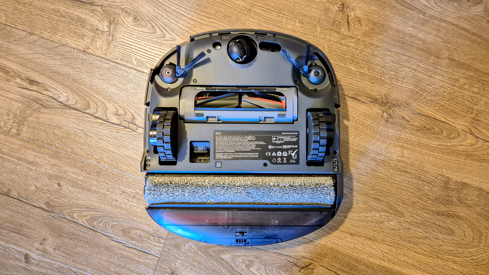 Eufy Omni S2 underside