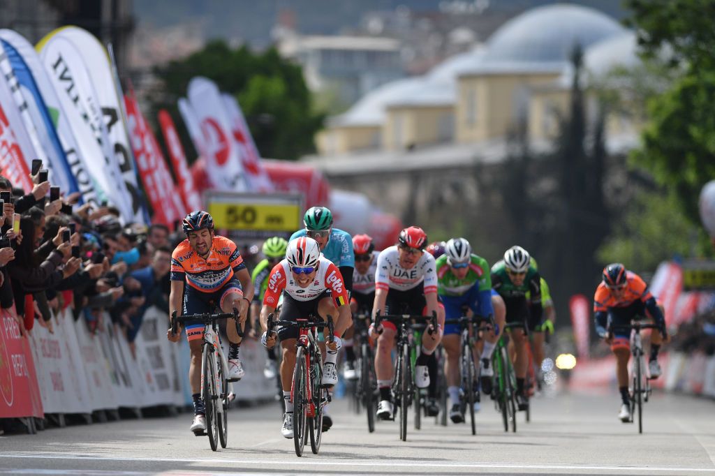 Caleb Ewan (Lotto Soudal) beats Juan Jose Lobato at the 2019 Tour of Turkey.