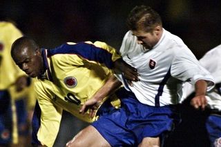 Johnnier Montaño (left) in action for Colombia against the Czech Republic in November 1999.