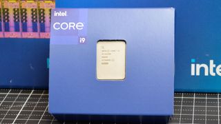 Intel Core i9-14900K myyntipaketissaan