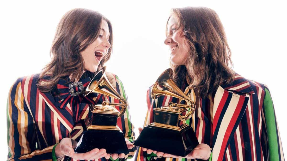 Larkin Poe pose with their Grammy awards