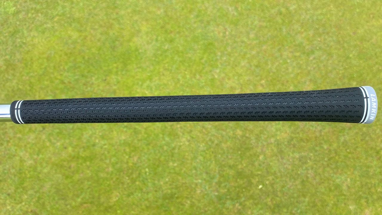 Photo of the lamkin grip of the Tour Edge Hot Launch C524 Irons