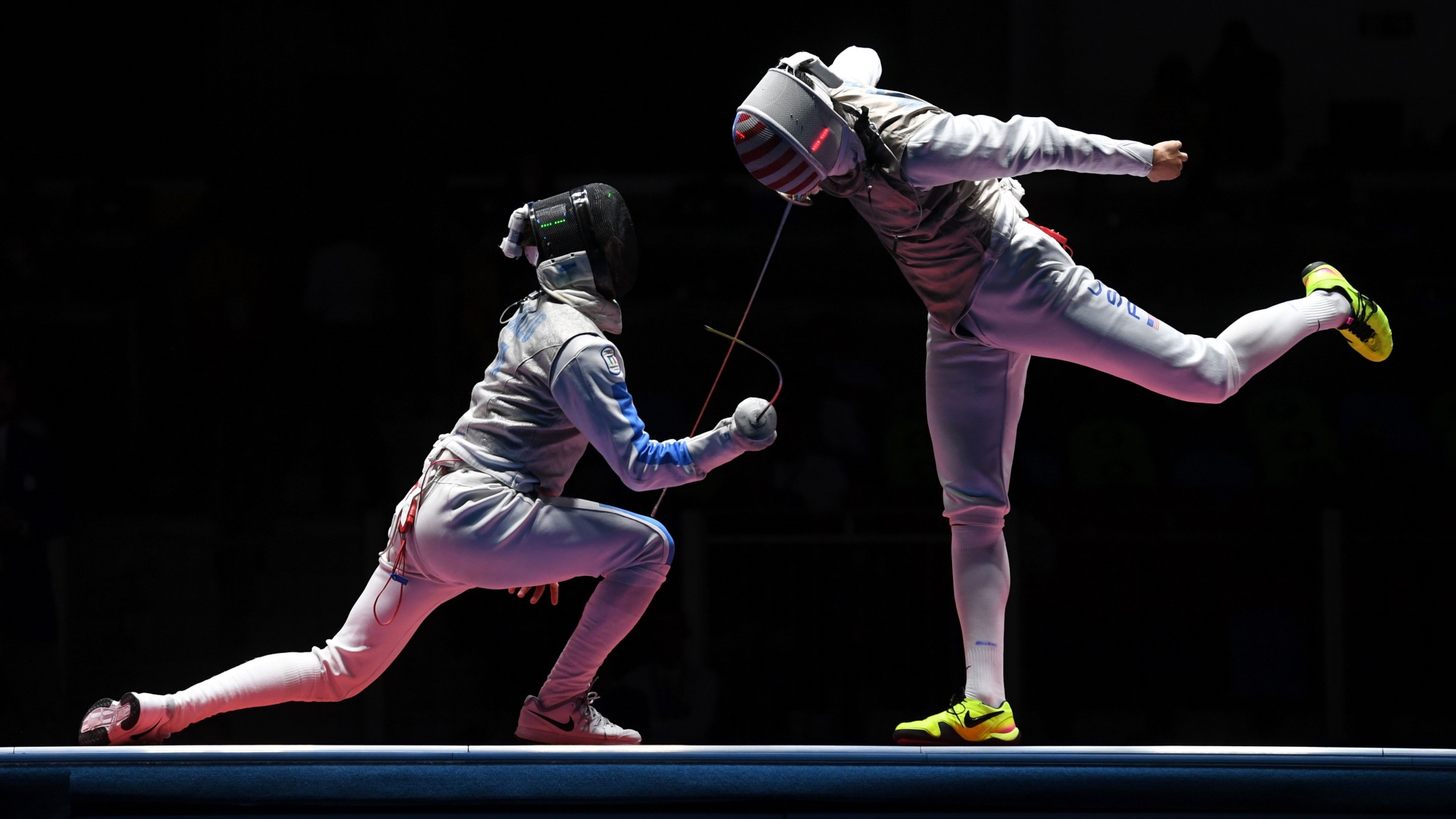 Italiens Daniele Garozzo gegen den US-Amerikaner Alexander Massialas bei den Olympischen Spielen in Rio 2016