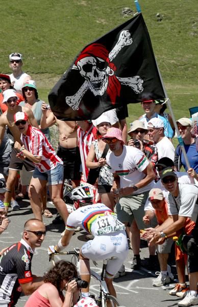 Pirates cheer on the world champ Alessandro Ballan.