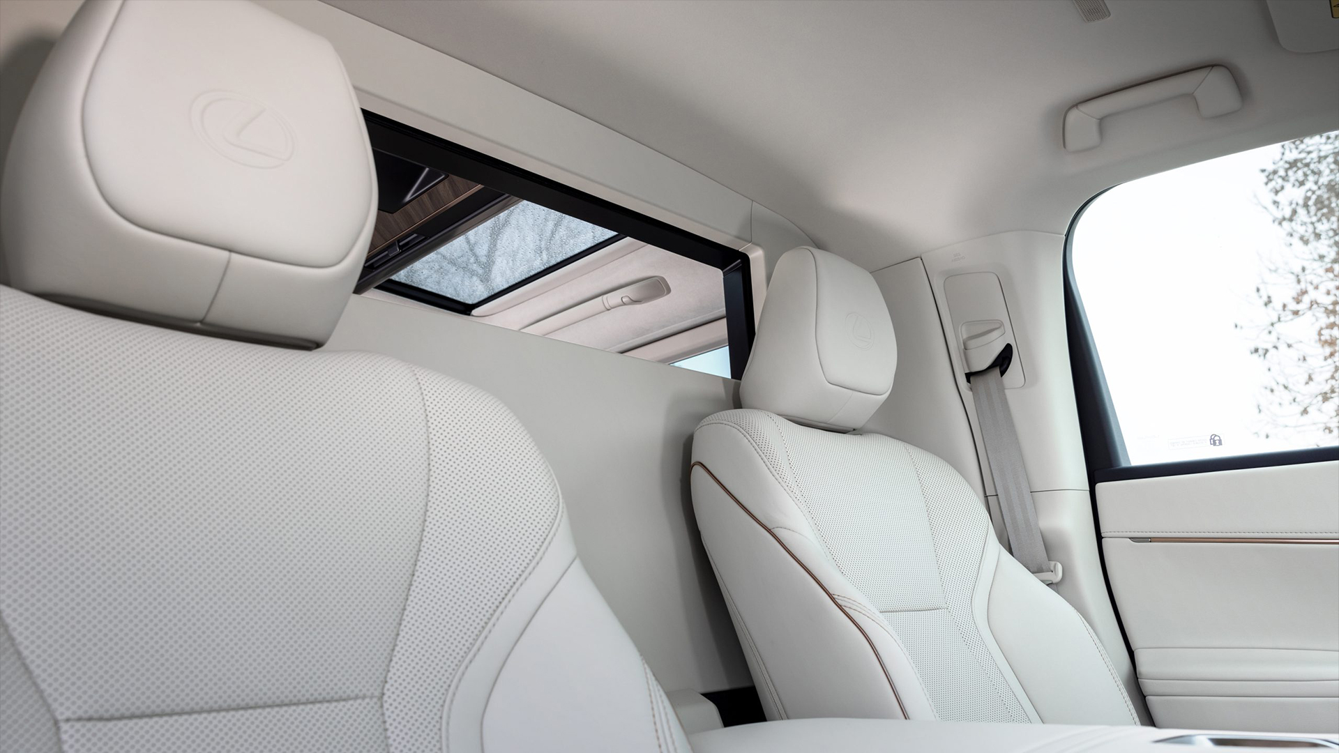 Lexus LM350h