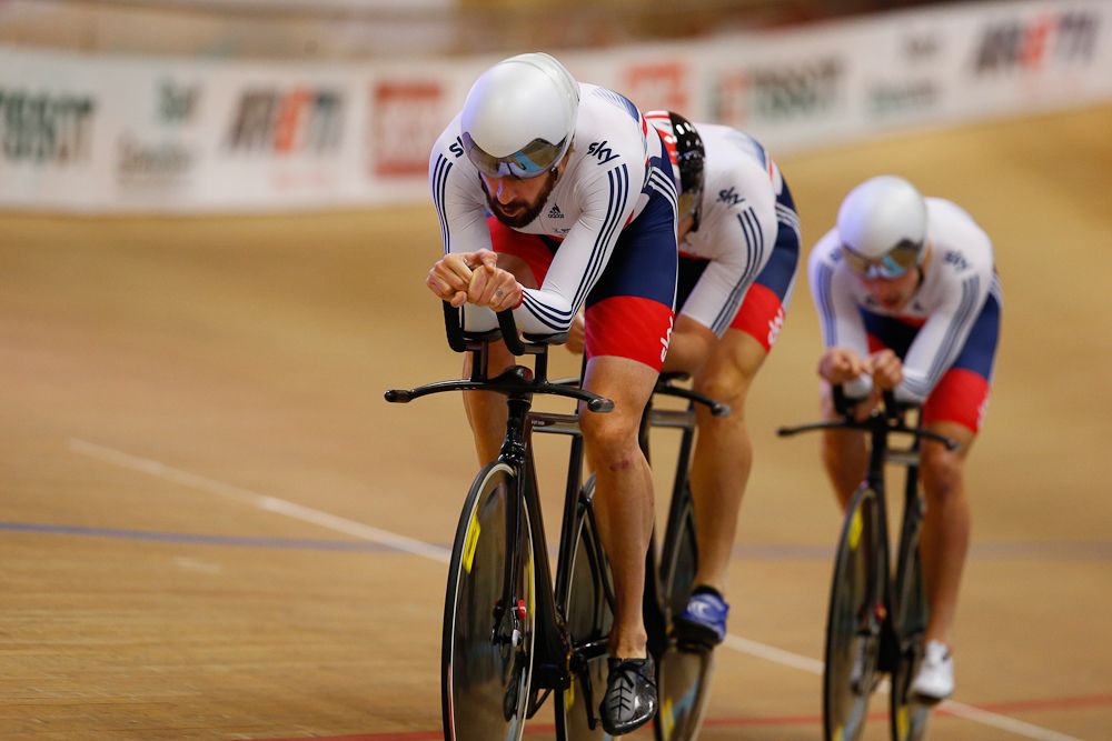 Bradley Wiggins adds the power for Great Britain