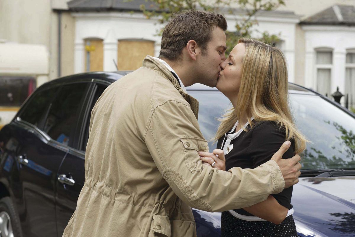 EastEnders&#039; Greg &amp; Tanya: It&#039;s wedding on!
