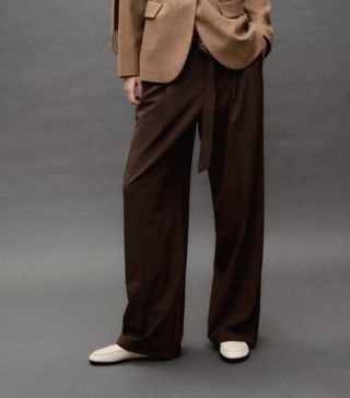 Image of brown trousers 