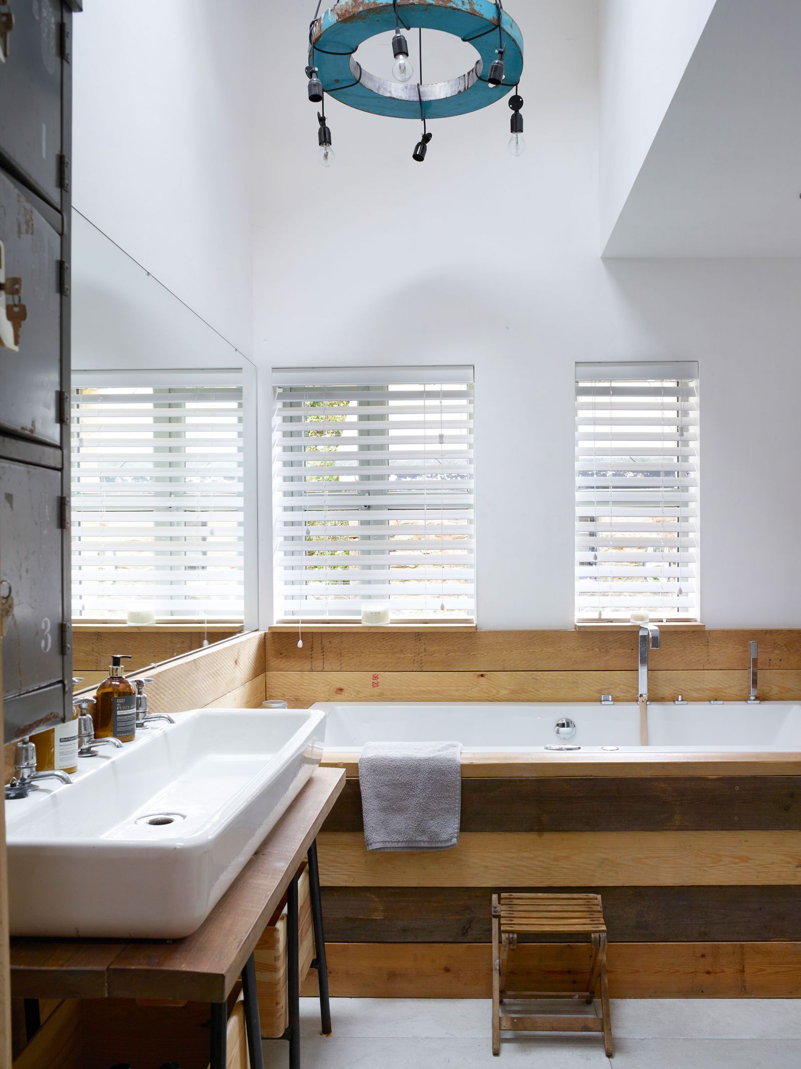 5 DIY bath panel ideas to update your bathroom this Bank Holiday