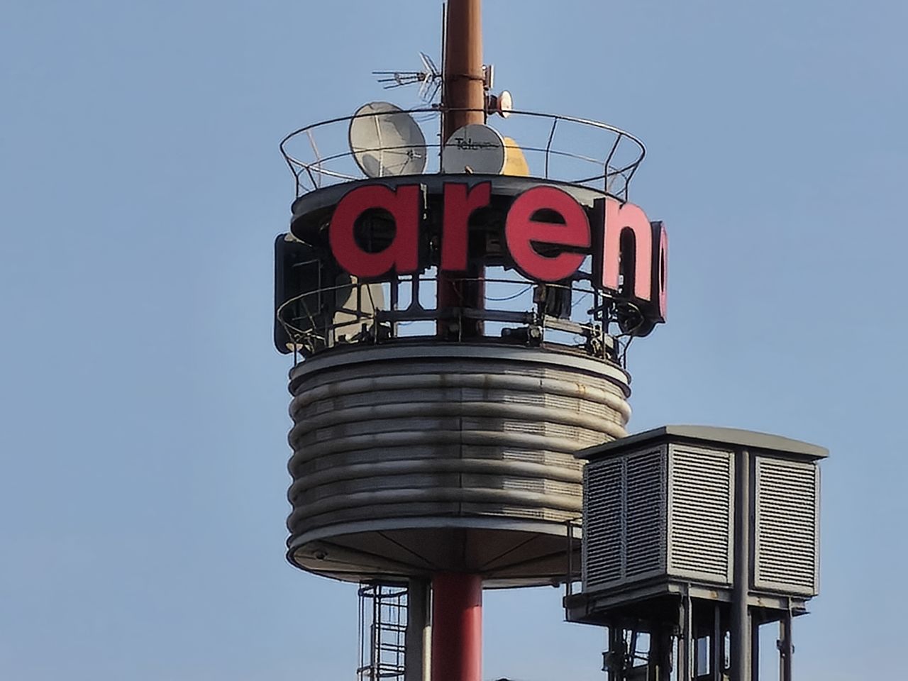 Communication tower