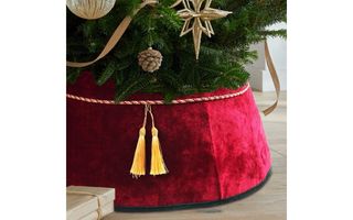 Meriwoods Chrismtas tree collar