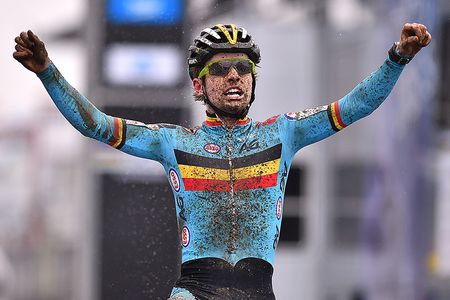 Eli Iserbyt celebrates his victory in the under 23 men's race