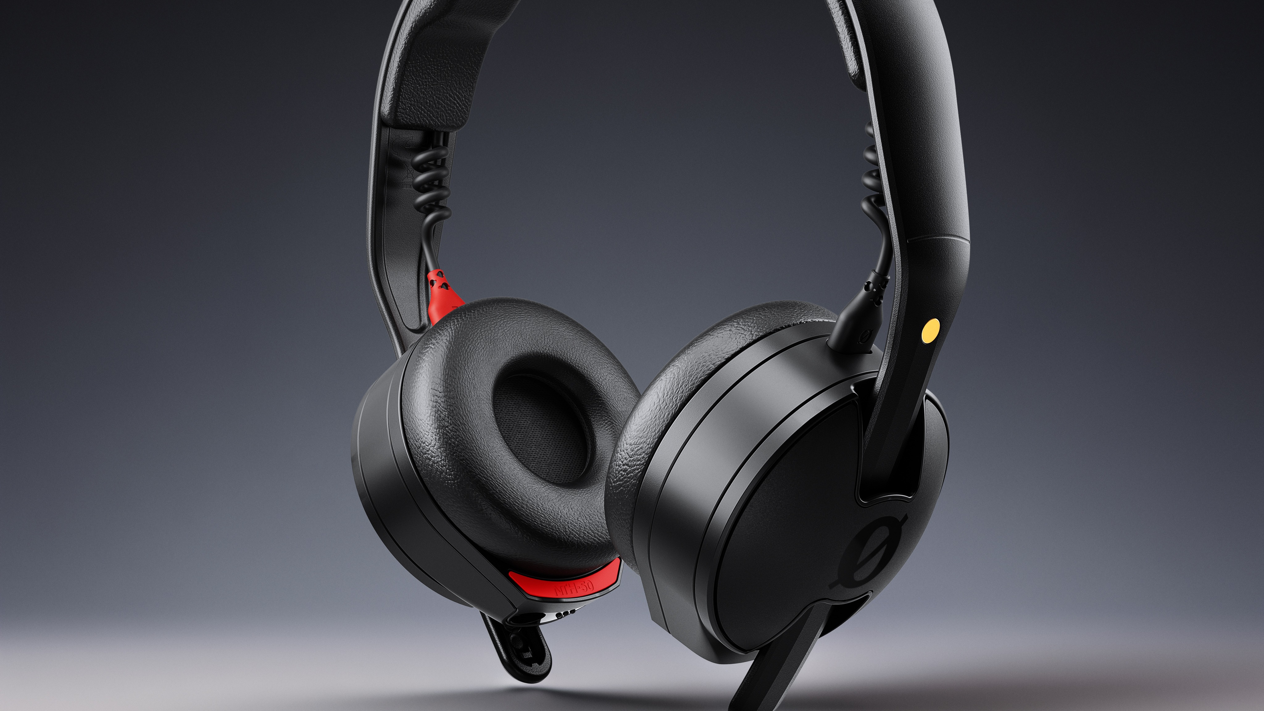 Røde NTH-50 on-ear headphones in black
