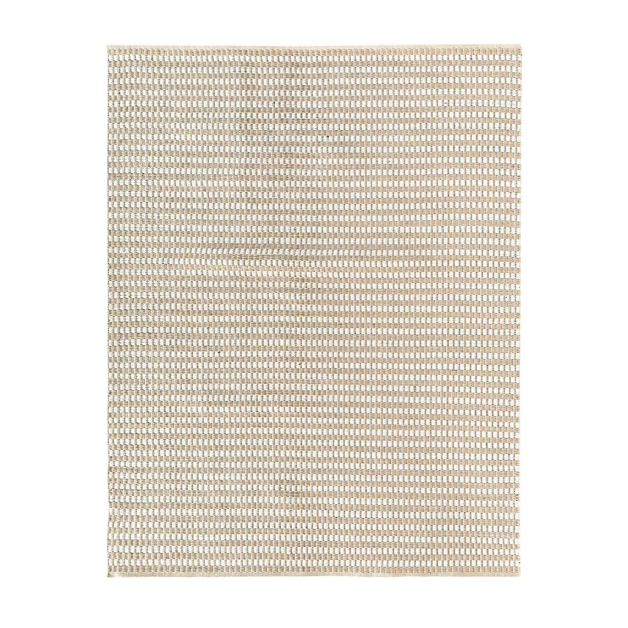 Mila Kunis and Ashton Kutcher's indooroutdoor living room is a visual