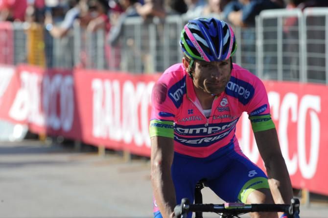 Michele Scarponi (Lampre-Merida) crashed and ripped his rear derailleur off on the final descent and lost 44 seconds to his GC rivals