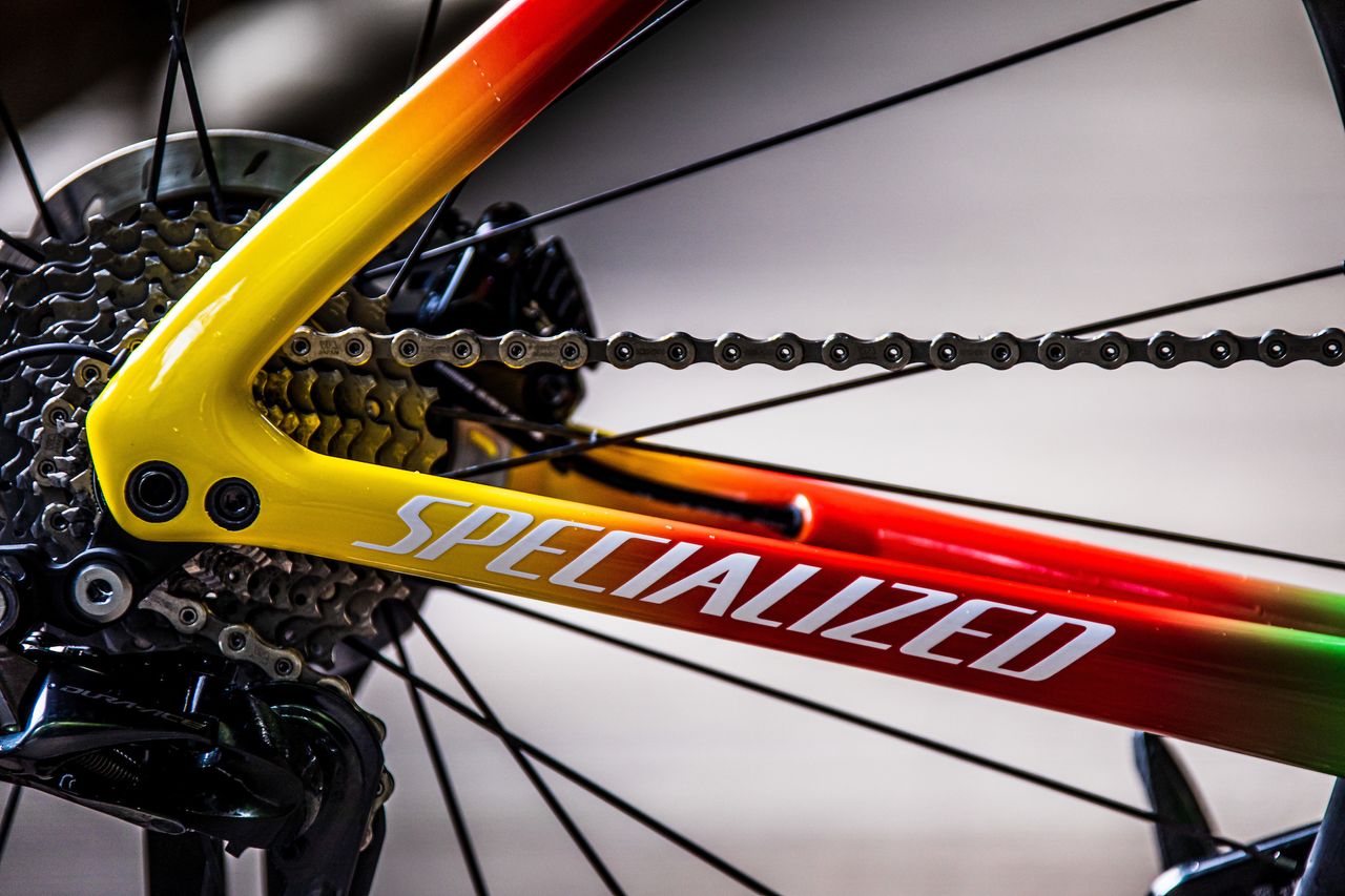 The rear triangle contains all the colour
