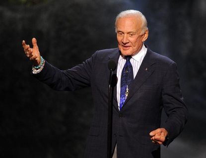 Buzz Aldrin urges NASA to build a 'permanent' base on Mars