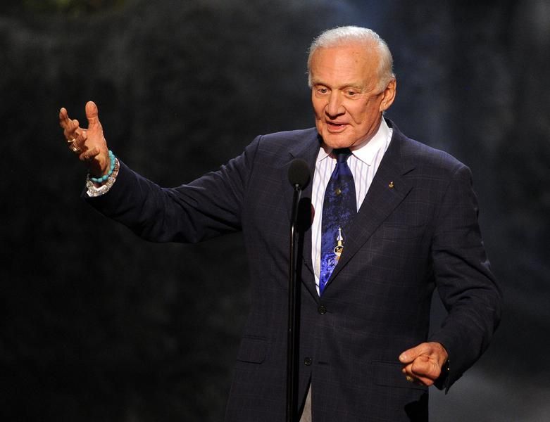 Buzz Aldrin urges NASA to build a &amp;#039;permanent&amp;#039; base on Mars