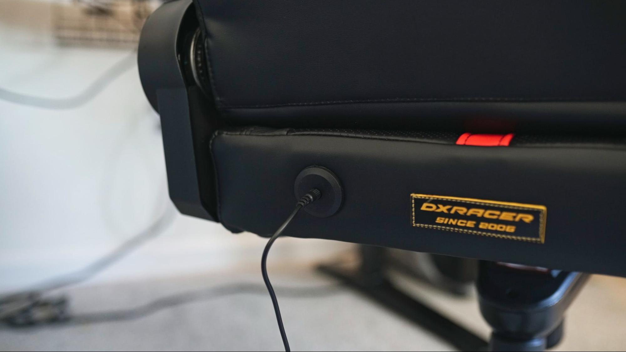 DXRacer Martian Pro Red Triangle