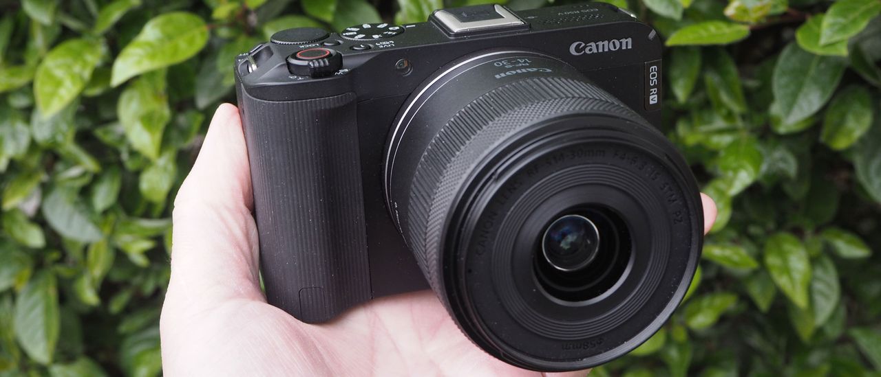 Canon EOS R50 V review