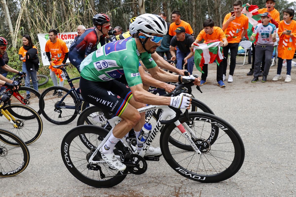 Itzulia Basque Country 2022 - 61st Edition - 4th stage Vitoria Gasteiz - Zamudio 185,6 km - 07/04/2022 - Julian Alaphilippe (FRA - Quick-Step Alpha Vinyl Team) - photo Luis Angel Gomez/SprintCyclingAgency&Acirc;&copy;2022