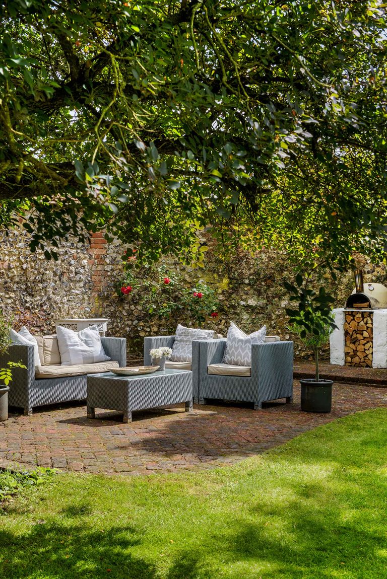 Budget patio ideas 14 cheap ways to transform your outdoor paved space