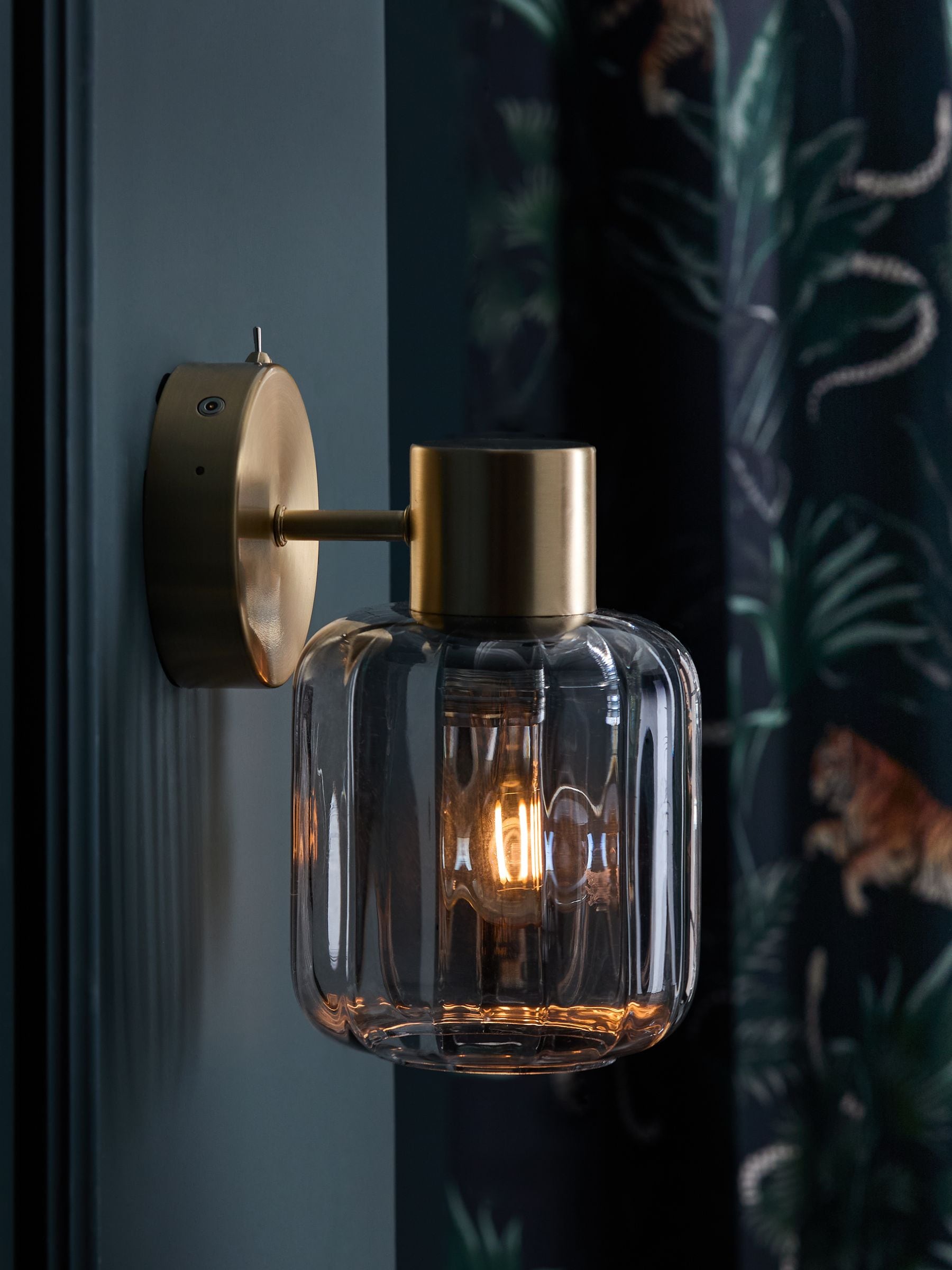 Brass Jensen Rechargeable Wireless Wall Light