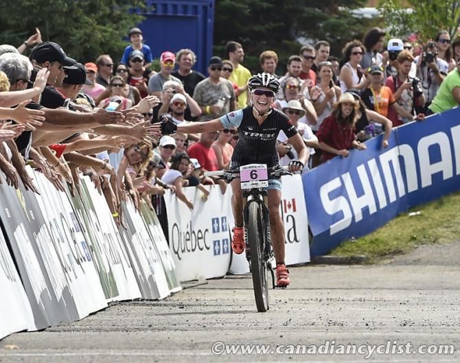 Emily Batty (Trek Factory Racing) greets the crowd