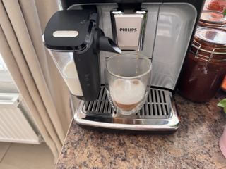 Philips Series 5500 LatteGo EP5546/70 Bean to Cup Coffee Machine