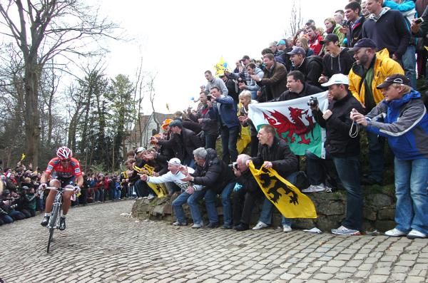 Fans get their first glimpse of the race leader, Fabian Cancellara.