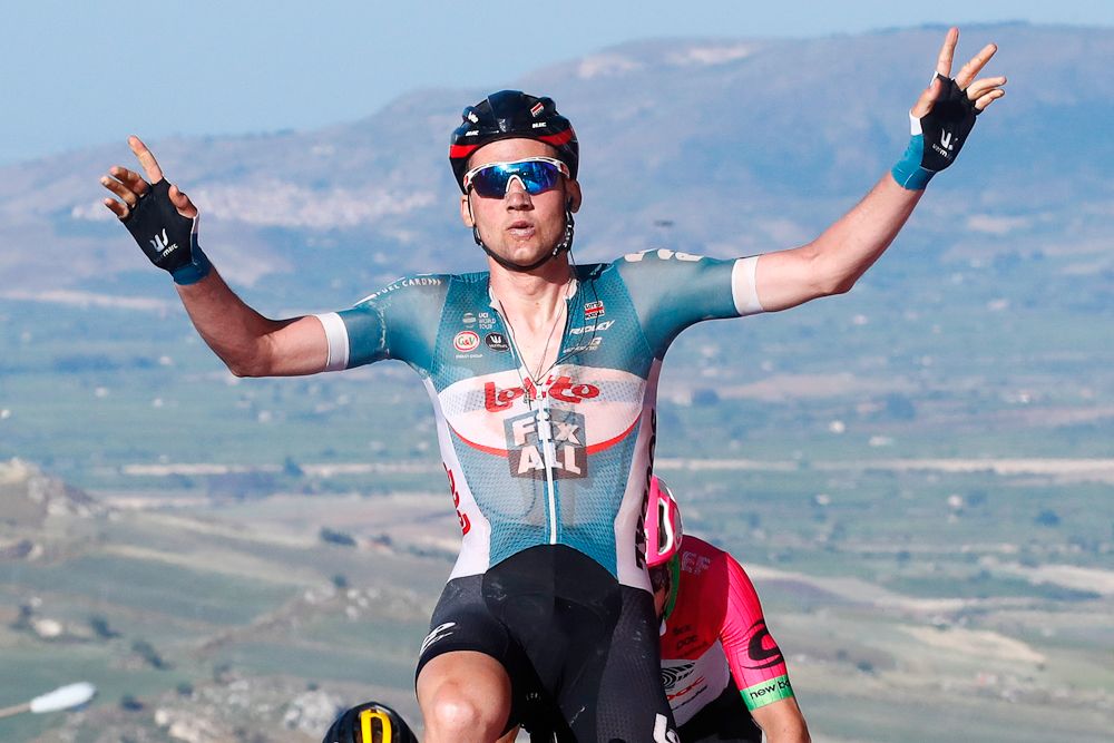 Tim Wellens wins stage 4 at the Giro d'Italia