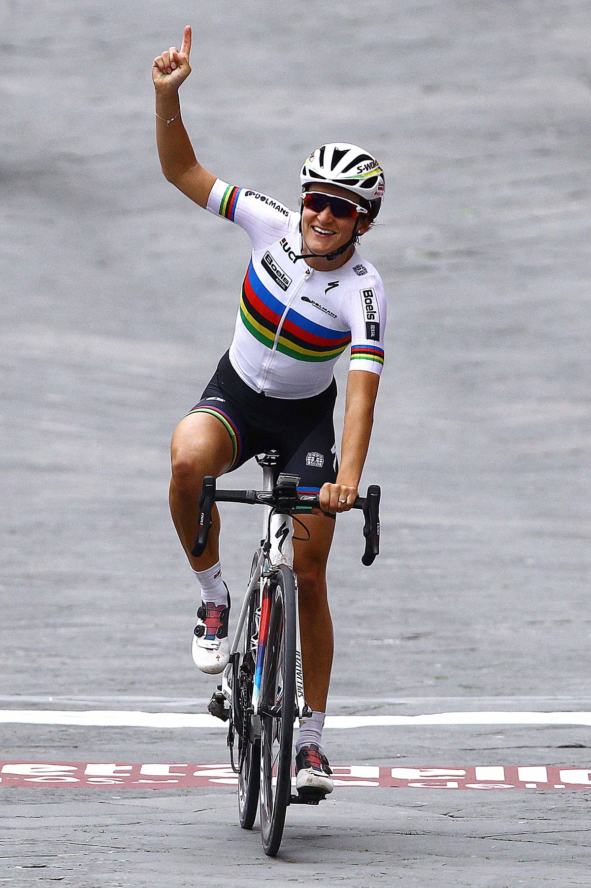 Lizzie Armitstead (Boels-Dolmans) wins Strade Bianche