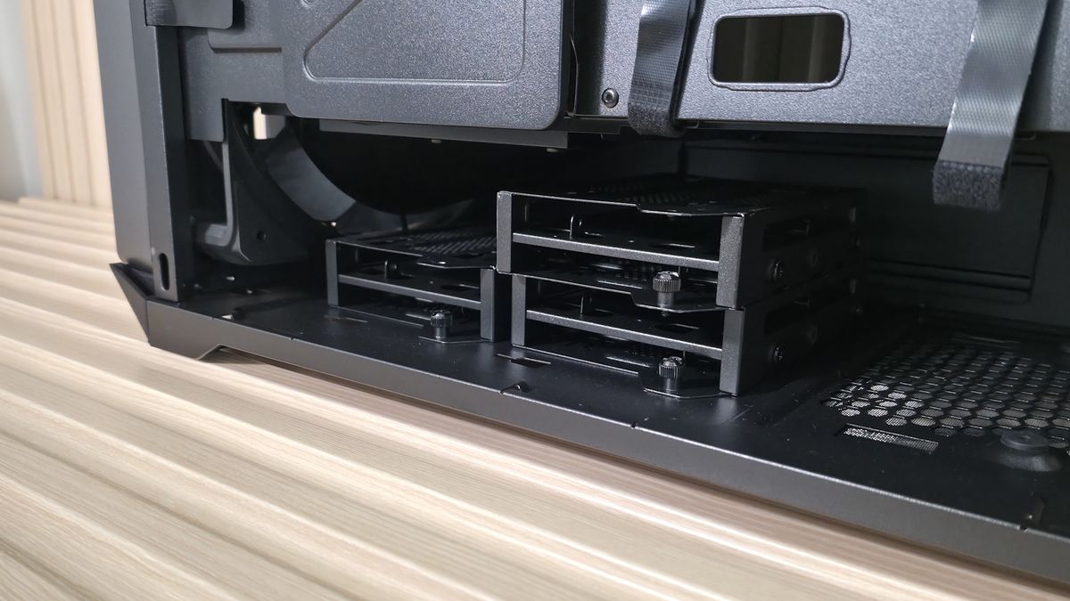 Cooler Master HAF II 500 - Inside