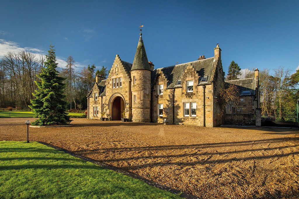 Houses for sale with sporting facilities: The Coachman&rsquo;s House, Dollarbeg, Dollar, Clackmannanshire
