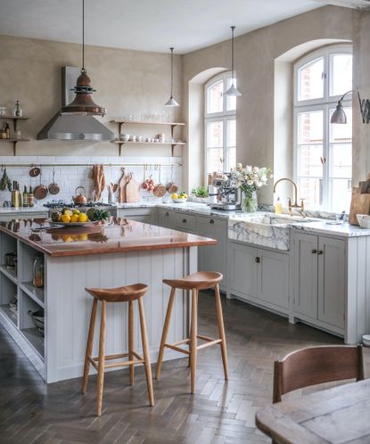 How to organize a transitional kitchen: 7 expert tips