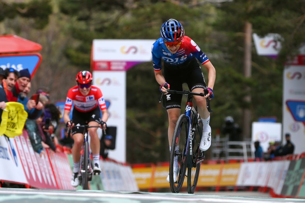 VINUESA SPAIN MAY 03 LR Demi Vollering of The Netherlands and Team SD Worx Protime Red Leader Jersey and Evita Muzic of France and Team FDJ SUEZ sprint at finish line to win during the 10th La Vuelta Femenina 2024 Stage 6 a 1321km stage from Tarazona to La Laguna Negra Vineuesa 1722m UCIWT on May 03 2024 in Vineuesa Spain Photo by Alex BroadwayGetty Images