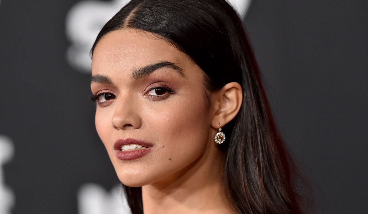  Rachel Zegler attends Disney Studios&#039; Los Angeles Premiere of &quot;West Side Story&quot; at El Capitan Theatre on December 07, 2021 in Los Angeles, California