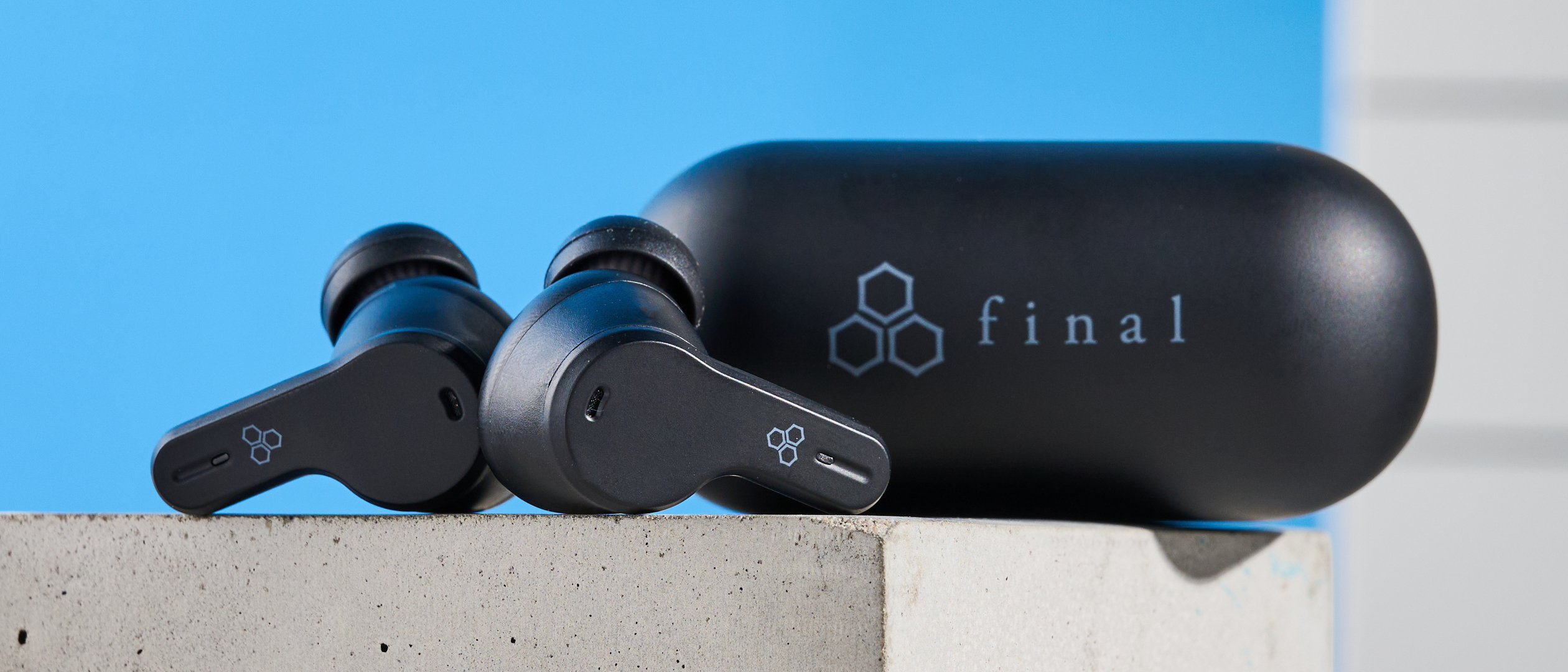 A pair of Final VR3000 Wireless gaming earbuds