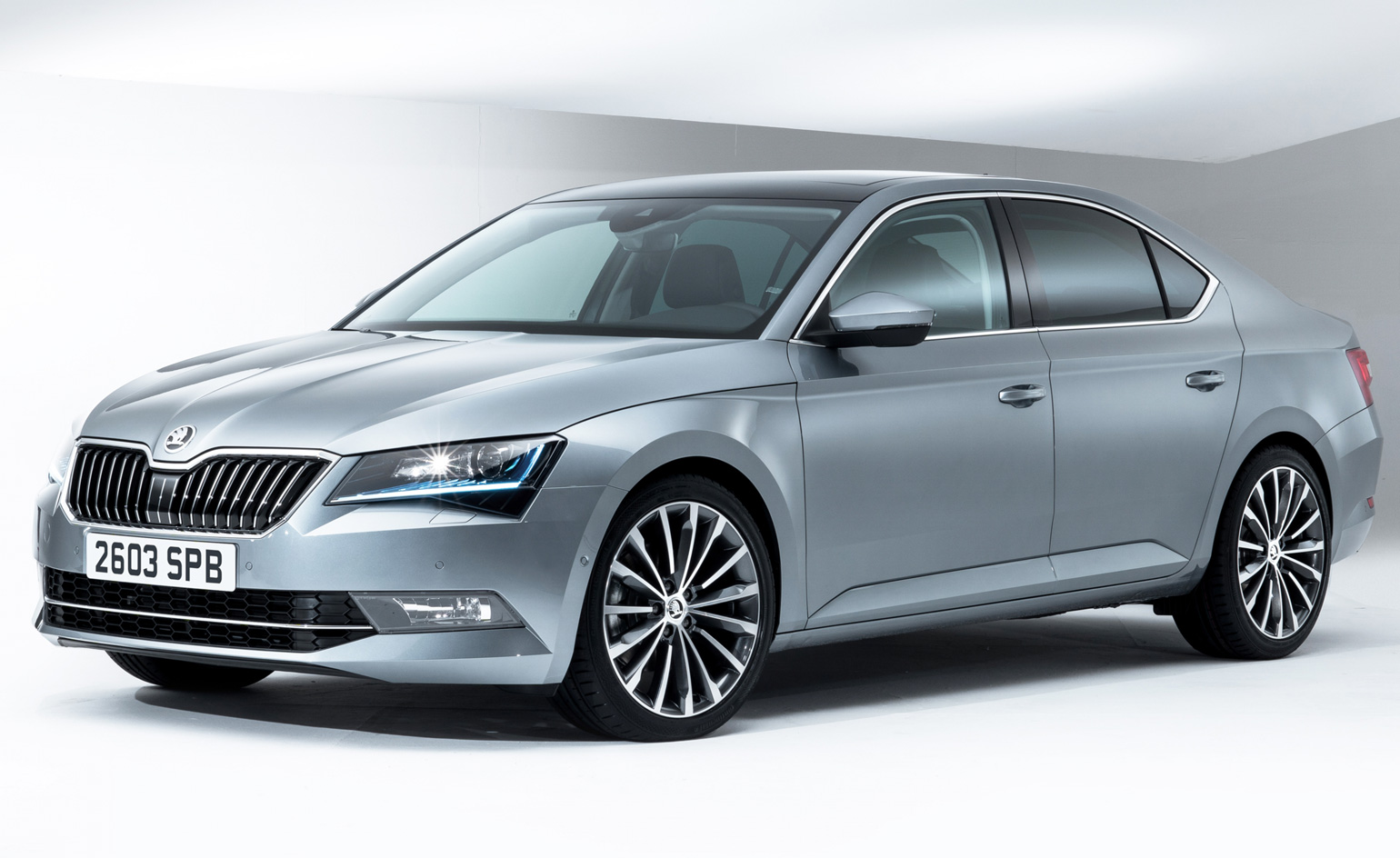 Škoda Superb: quantity and quality in an impressive executive package ...