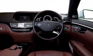 Mercedes-Benz G350 interior