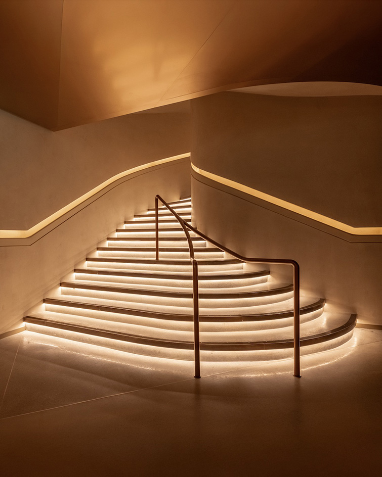 food and mood at Mr Porter in london, low lights and lots of minimalist dishes
