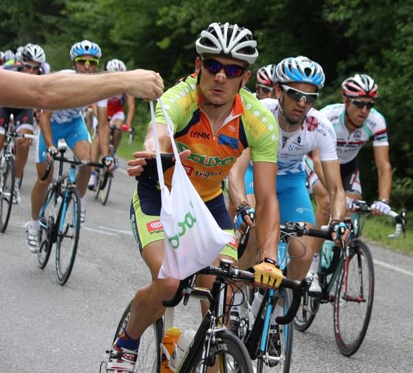 in the feed zone on stage 1