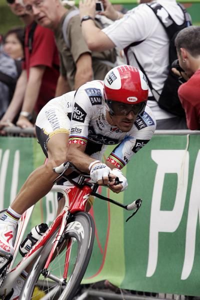 Fabian Cancellar (Team Saxo Bank) maintains his aero position around a corner.